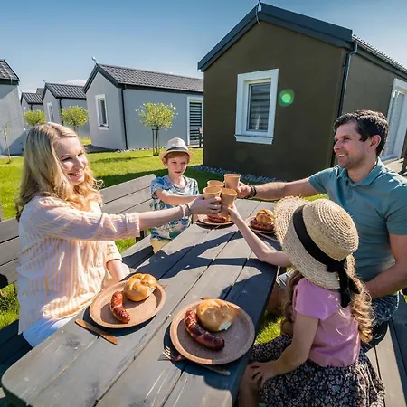 Scandi Village キャンプ場 ザトル