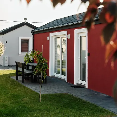 Scandi Village キャンプ場 *